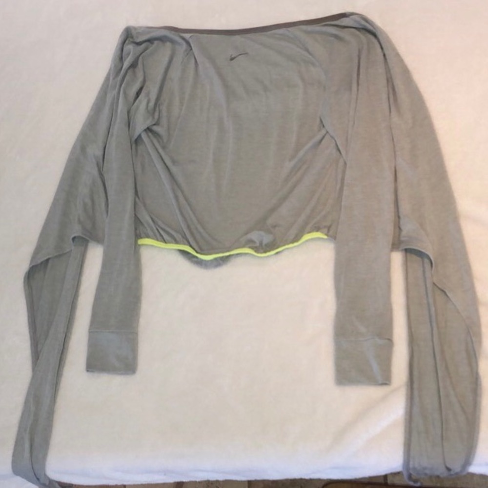 Nike Top - Picture 3 of 4